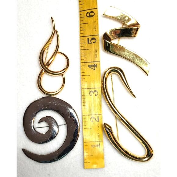 Vtg 80s Oversized Brooch 4 Pc Lot Abstract Mod Swirls Swish Goldtone Silvertone - Picture 5 of 7